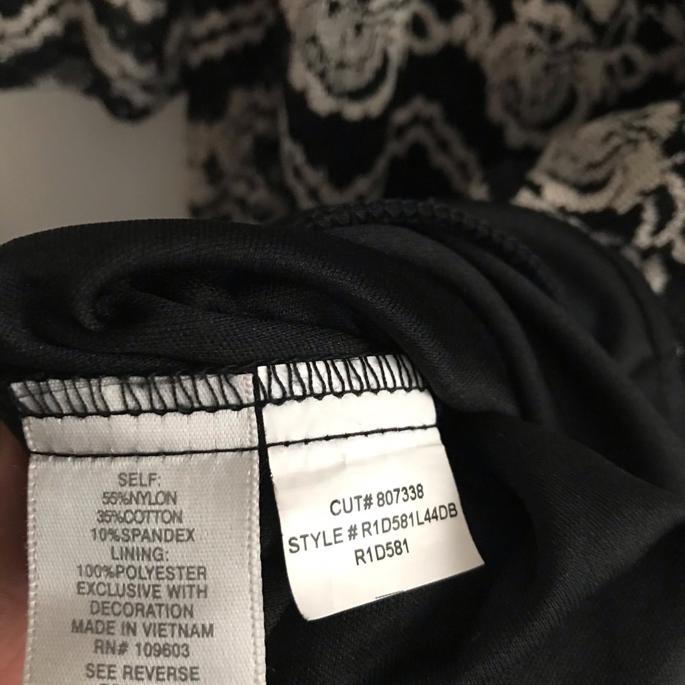 Pre owed- Black & off white lace size 12 - Picture 3 of 4